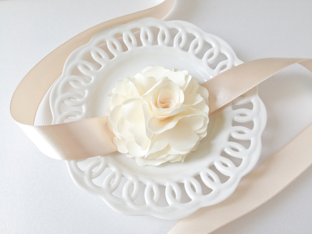 Romantic And Elegance Ruffle Cream Ivory Silky Flower With Satin Ribbon Wrist